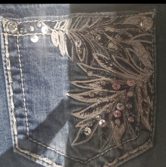 Miss Me Low Rise Short Distresses Shorts, sz.28 - Picture 7 of 9